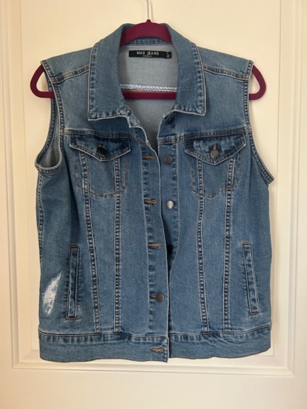 Denim Vest 100% cotton never worn, size large